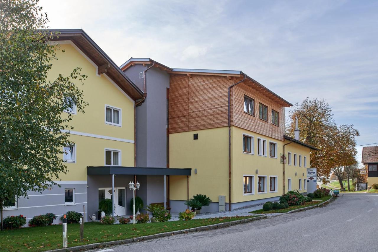 Hotel Gasthof-Strasser Tumeltsham Ngoại thất bức ảnh